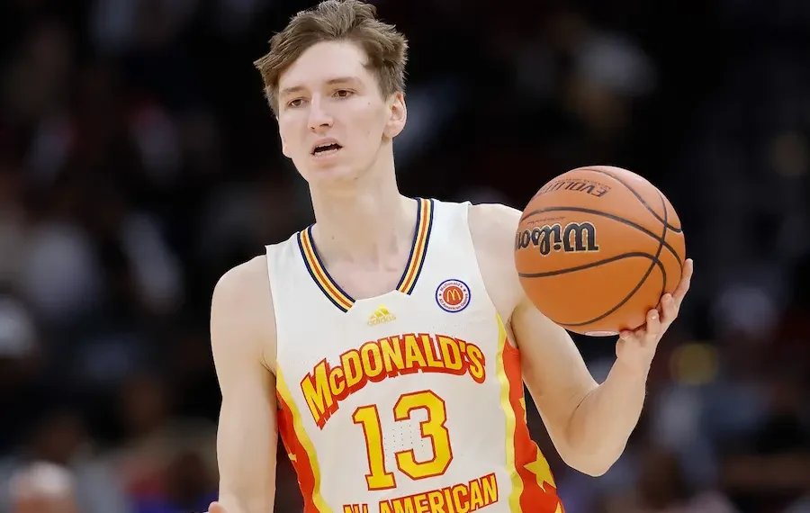 Matas Buzelis: A Young and Versatile Basketball Player